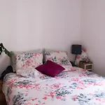 Charming Apartment All Comfort In Paris 18
